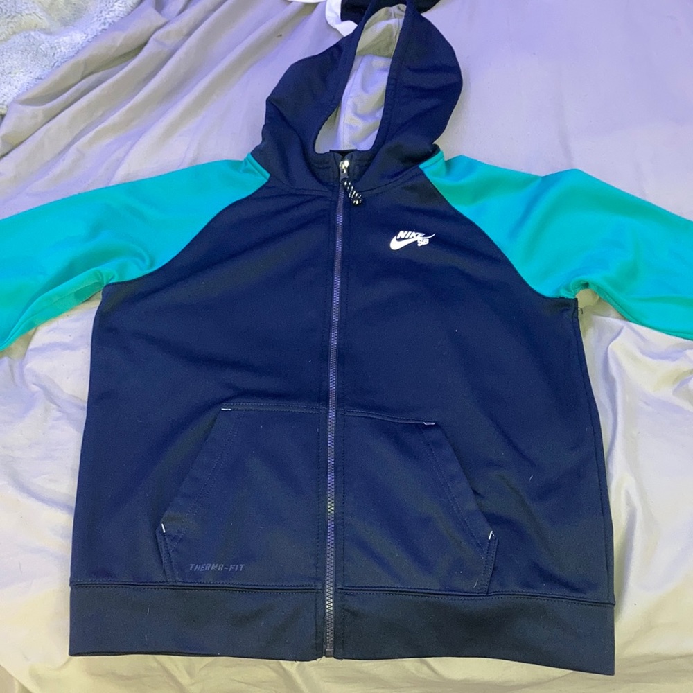 Nike boys youth extra large navy jacket
